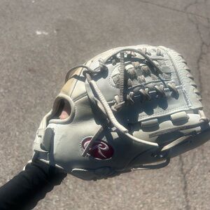 Rawlings liberty advanced women’s professional softball glove